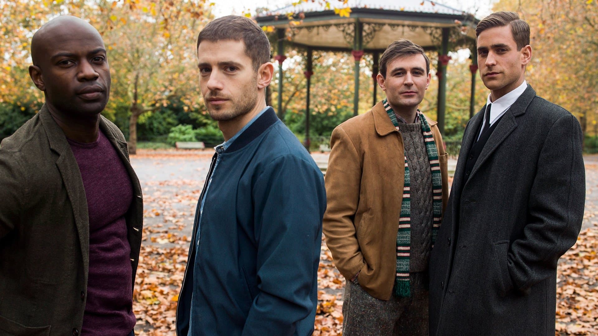 Bărbatul cu o cămașă portocalie