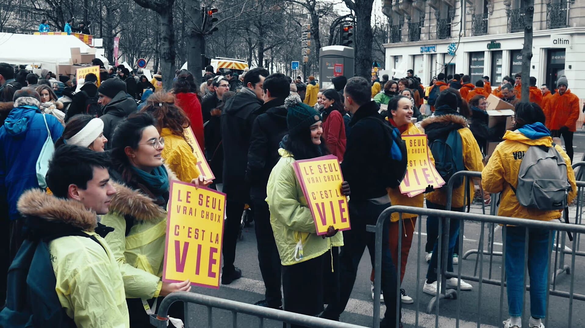 Vous devrez rester vigilantes