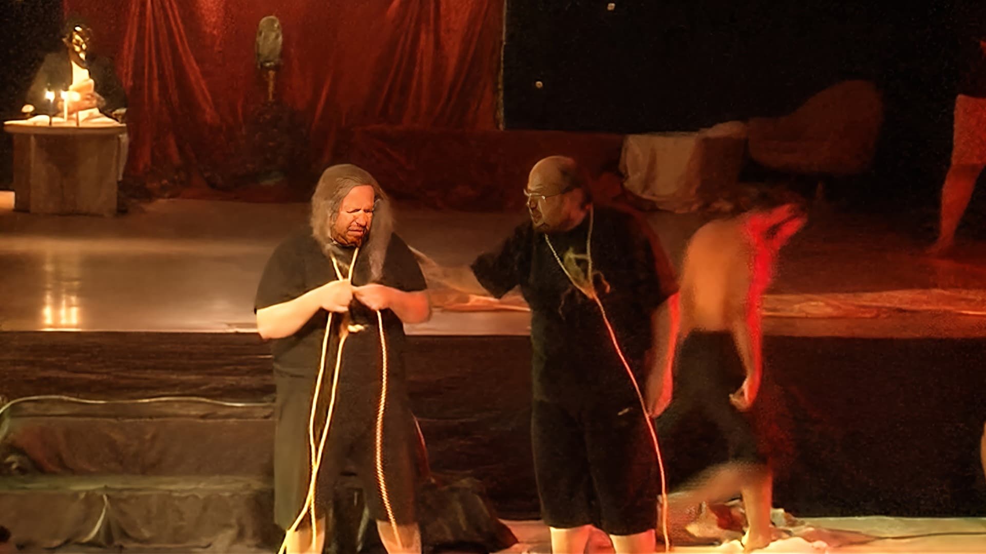 مازال العرض مستمراً