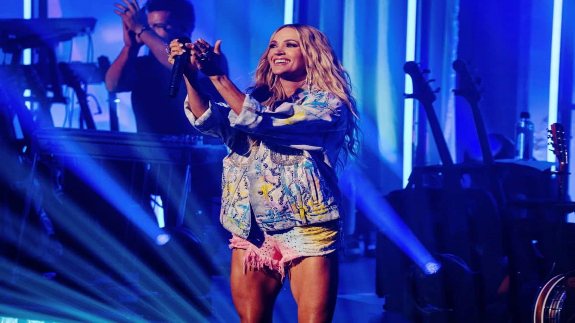 Carrie Underwood LIVE