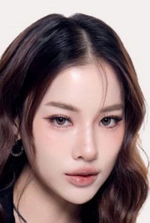 พลอย จุฑามาศ