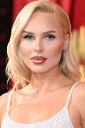 Анна Иванова