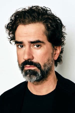 Hamish Linklater