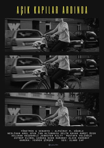 Açık Kapılar Ardında