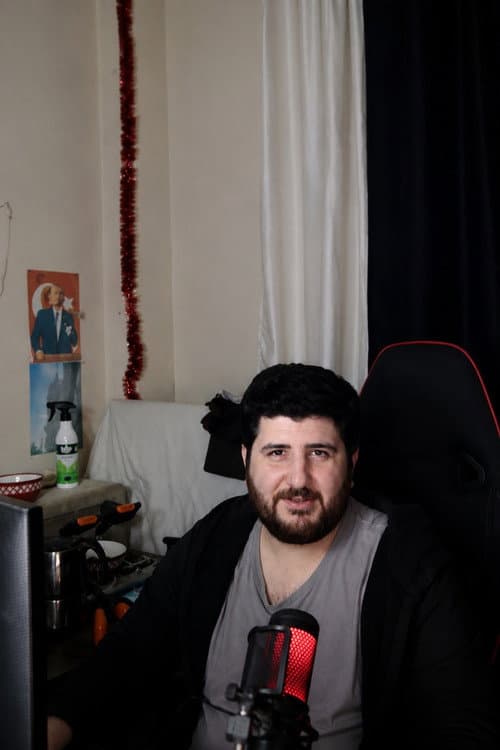 YakupTV,Derbeder Berk ile drama olay büyüdü- AĞIR KÜFÜRLEŞTİLER
