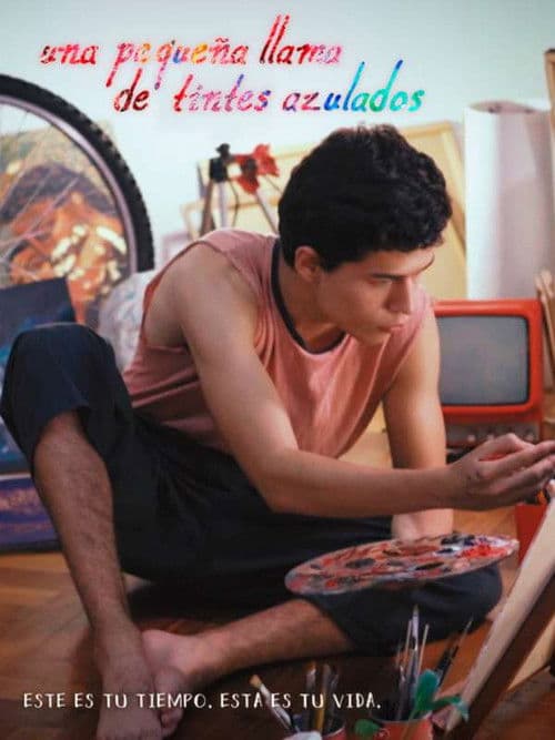 Una pequeña llama de tintes azulados