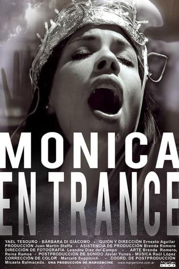 Mónica en trance