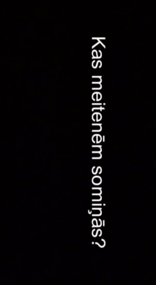 Kas meitenēm somiņās?