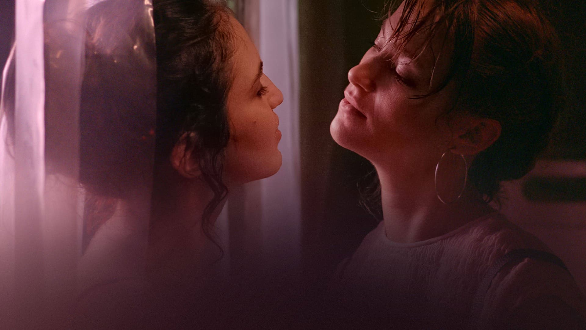 Camila iese în această noapte